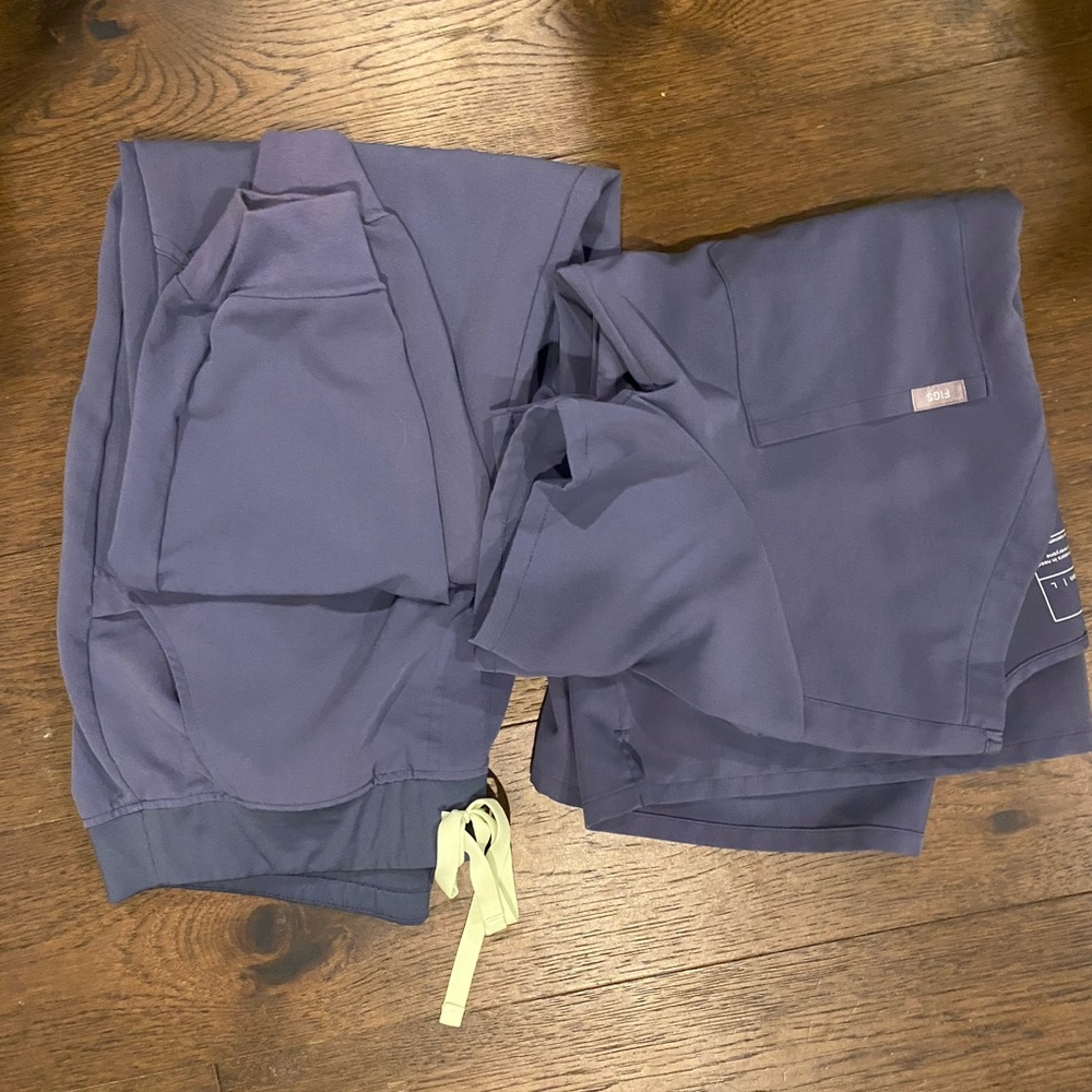 Figs scrub set